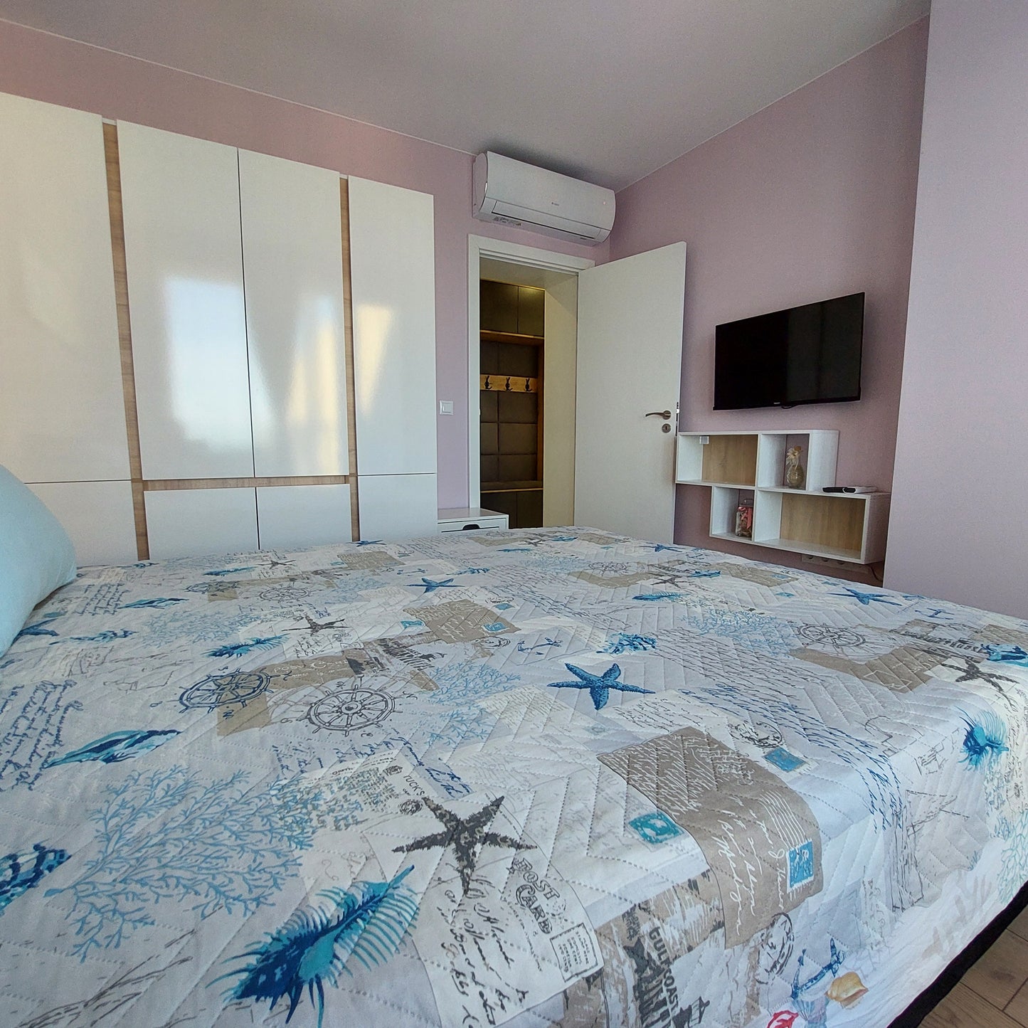Blue Lagoon Apartment